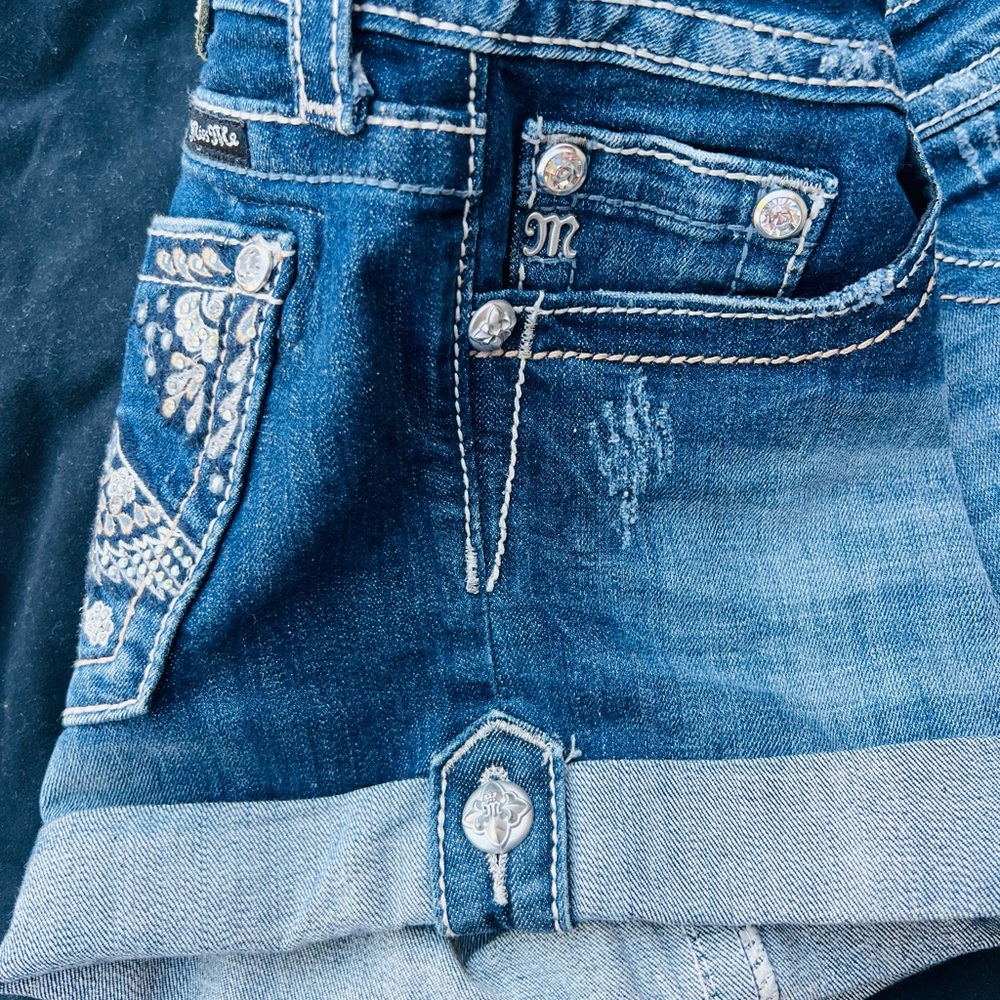 Miss Me Birds and Rhinestone shorts - Picture 10 of 10
